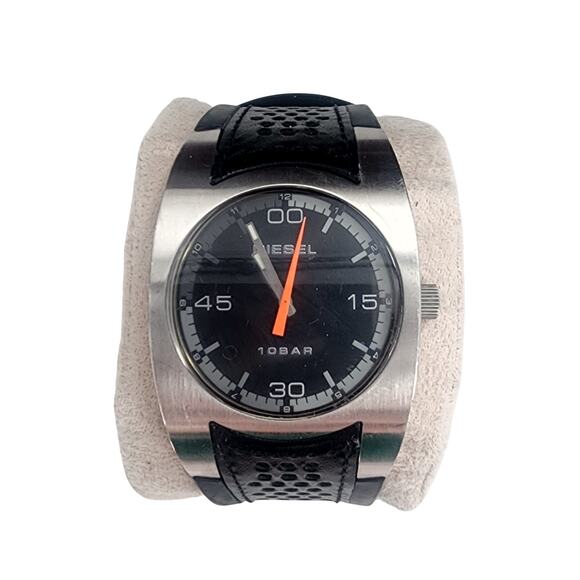 Diesel Men’s Watch 10Bar Dz-4024 Buckle Closure Silicone Black Strap - Picture 1 of 7